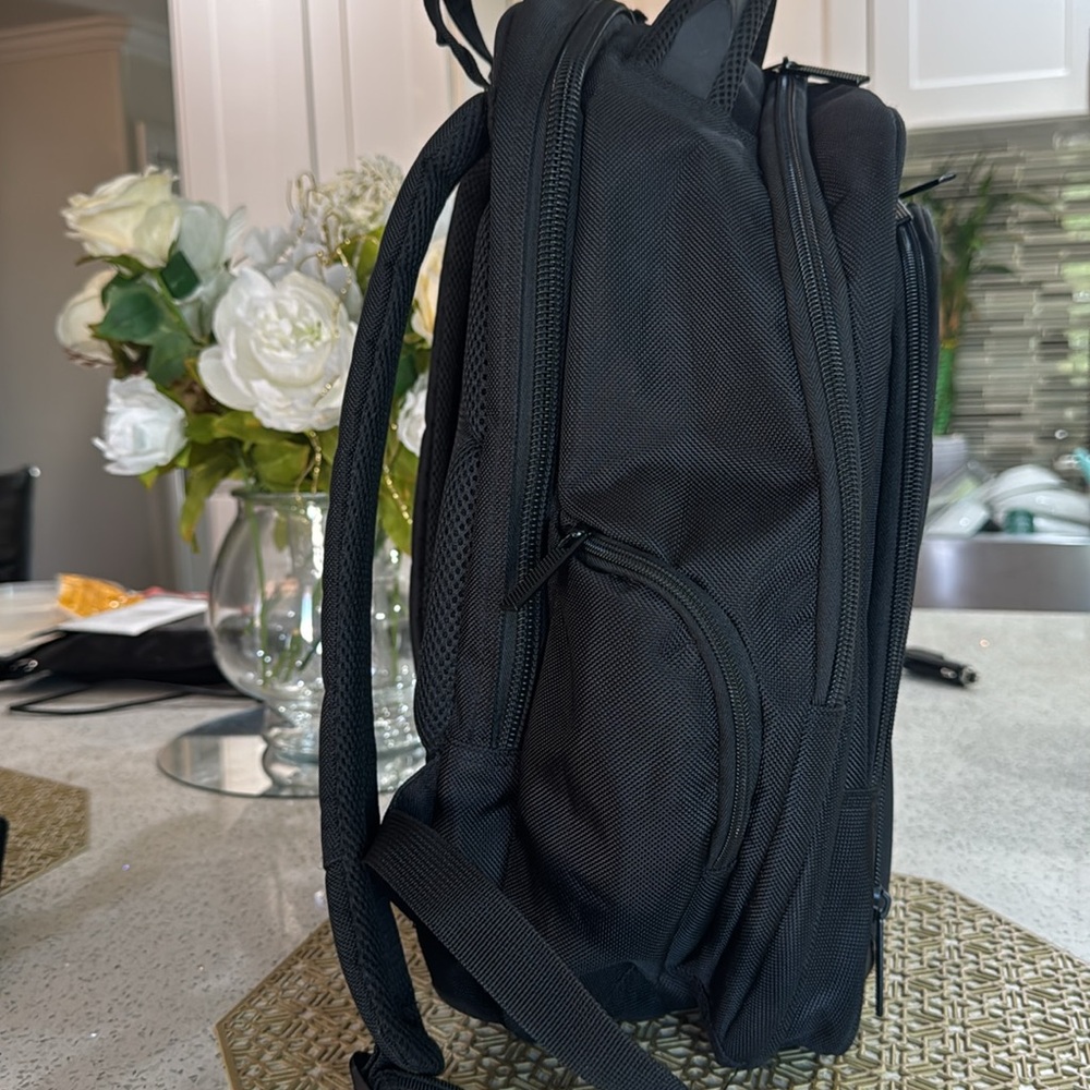 🖤Perry Ellis 140 Laptop Backpack - Picture 6 of 17
